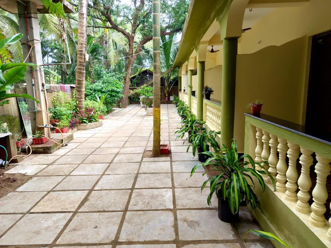 One Love Guest House 莫尔吉姆 外观 照片