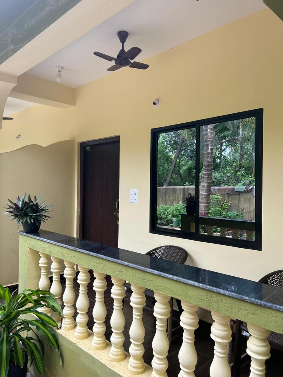 One Love Guest House 莫尔吉姆 外观 照片